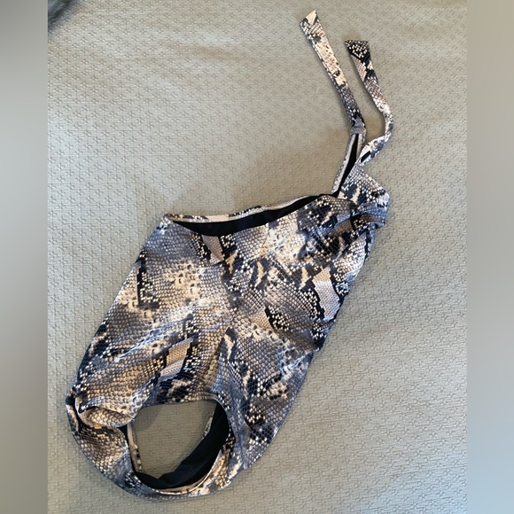 Calvin Klein One- Piece Snake Print High Neck Halter Swimsuit 10 - Picture 13 of 15